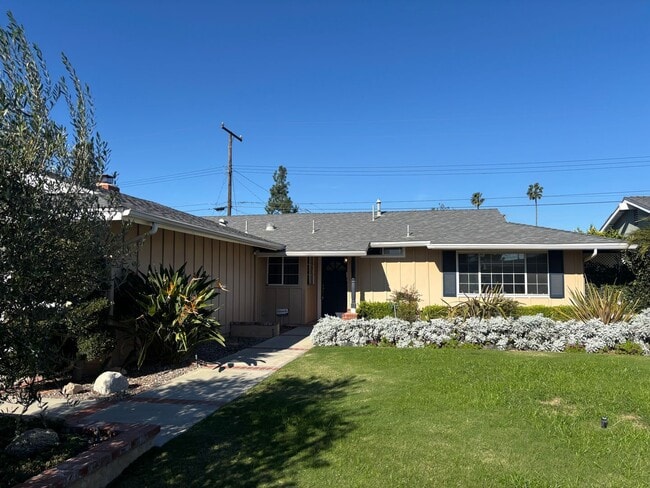 Building Photo - Beautiful home in the city of Orange.