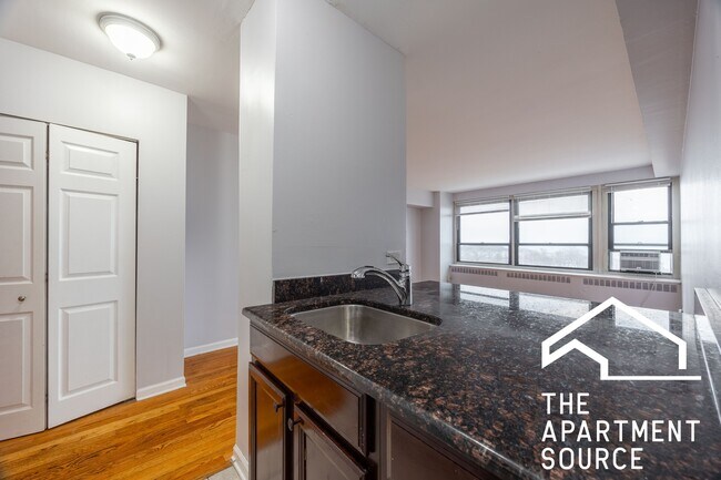 Photo - 4180 N Marine Dr Unit 1206