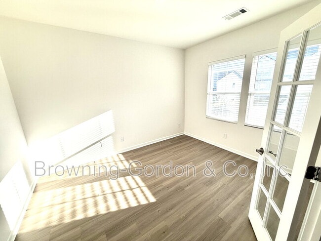 Photo - 106 Glacier Wy