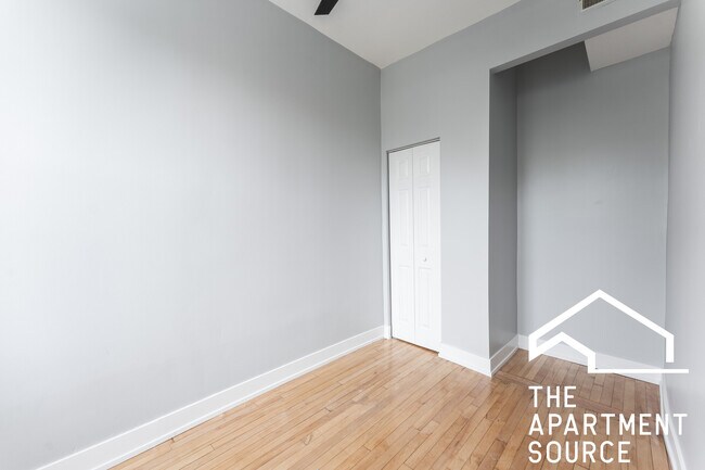 Photo - 1918 N Wilmot Ave Unit 1922-1r