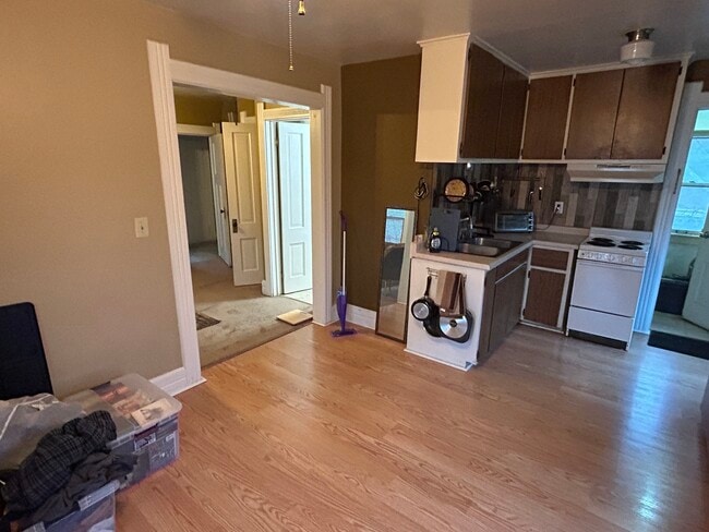 Kitchen - 532 W South St Unit 2 - upper