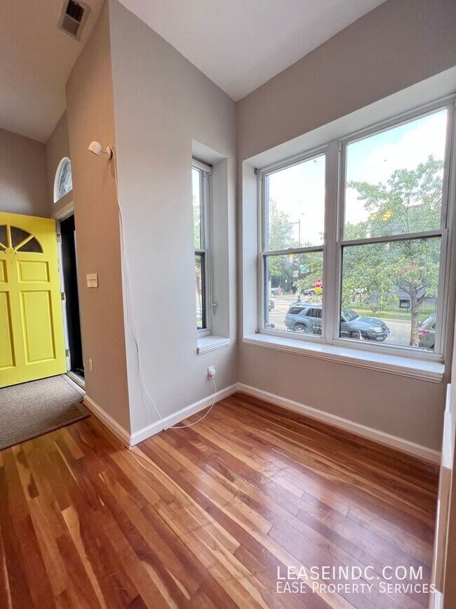 Photo - 1016 11th St NE Unit #House