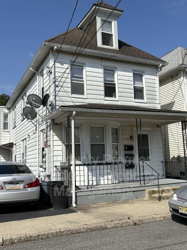 Building Photo - 4 Henshaw Ct Unit Apt 2F