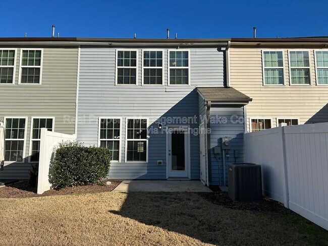 Photo - 156 Polaris Ave