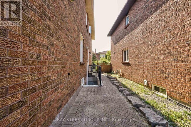 Photo - 169 Killian Rd