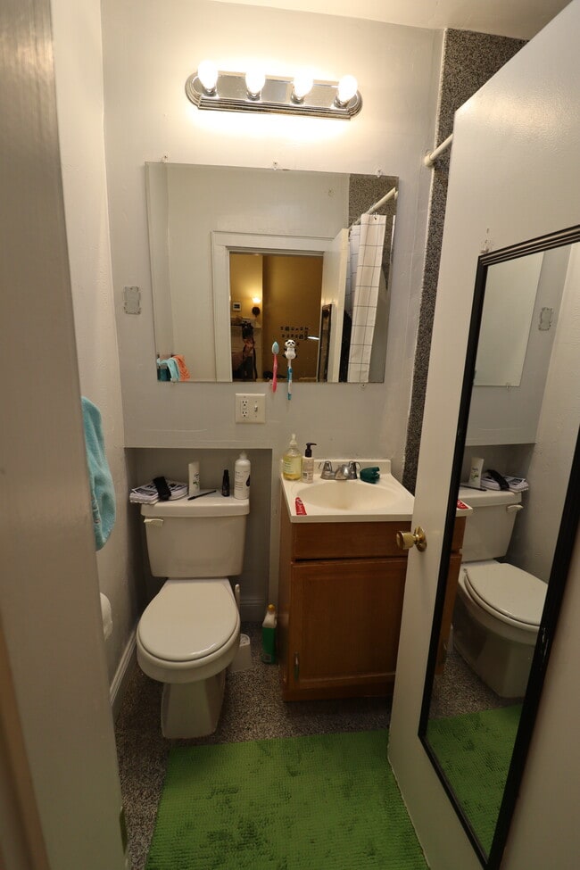 Photo - 48 Hereford St Unit 2