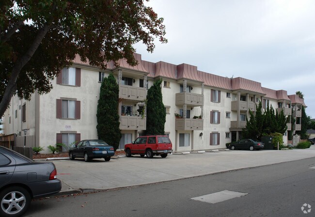 Photo - Diamond Pacific Luxury Apartments