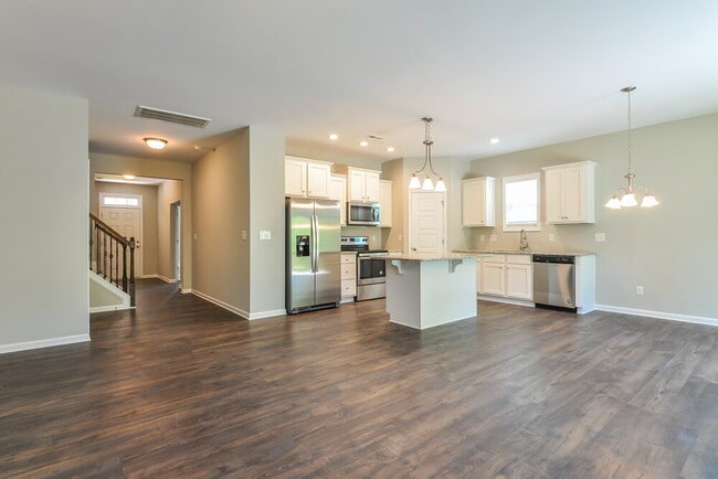 Photo - 253 Pearson Place