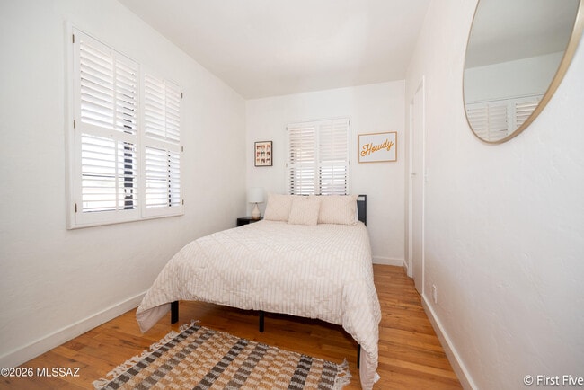 Photo - 2620 E Lee St