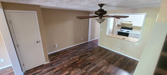 Photo - 2 Bed / 1.5 Bath Townhome with Garage, Located near Downtown Elizabeth!