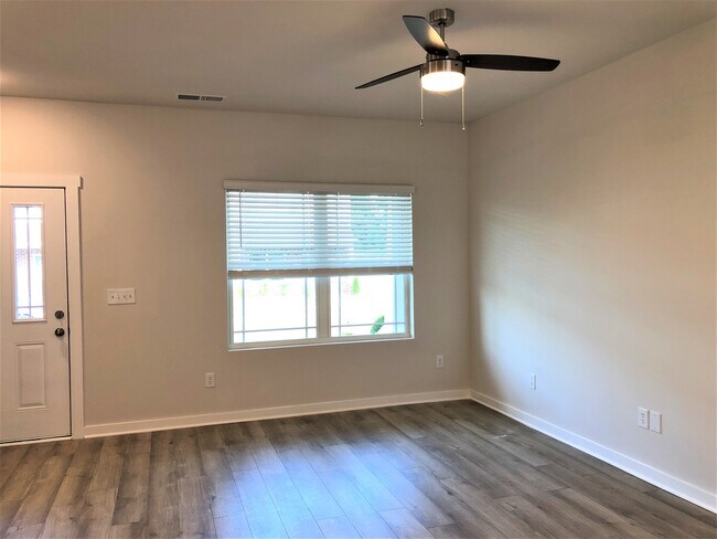 Photo - 403 Falls Pointe