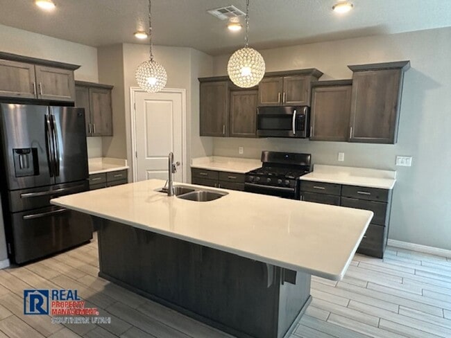 Photo - 4 Bedroom near Crimson Cliffs