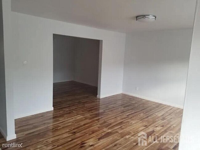 Photo - 804 Maple Hill Dr