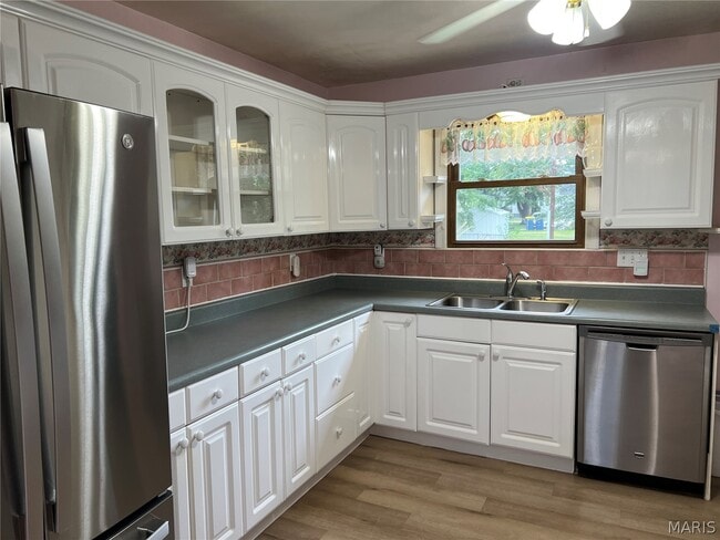 Photo - 415 Roanoke Dr