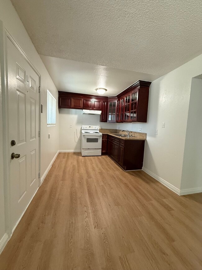 Building Photo - 2764 Conejo Dr Unit D Rental