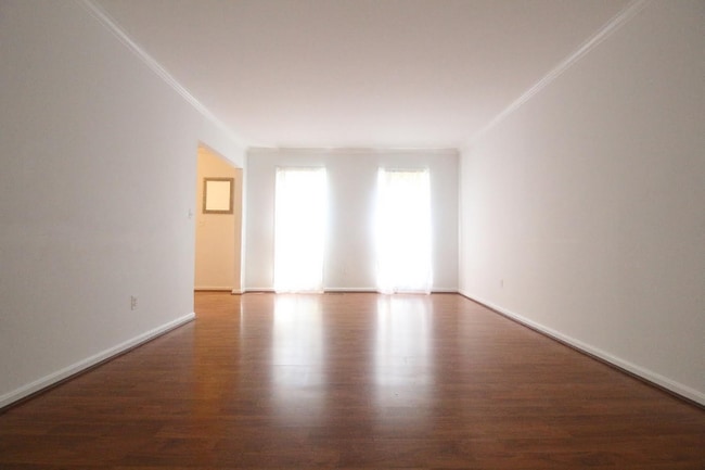 Photo - 17 Beauvoir Ct