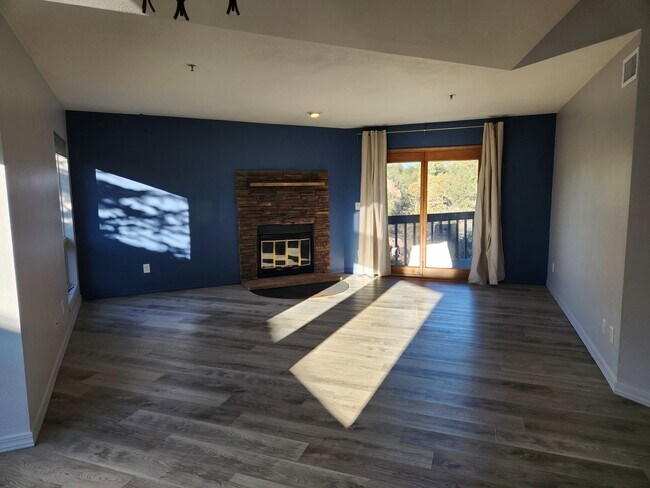 Photo - Beautifully updated 2 bed / 2 bath at 4 Seasons North Unit 12