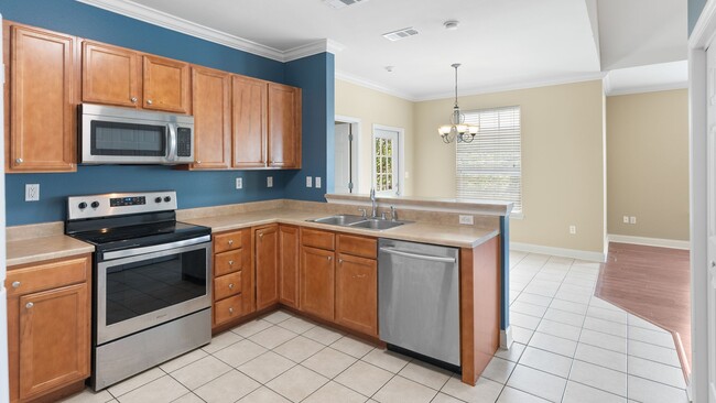 3 Bedroom Condo in Burbank Estates- Gated ... - 3 Bedroom Condo in Burbank Estates- Gated ...