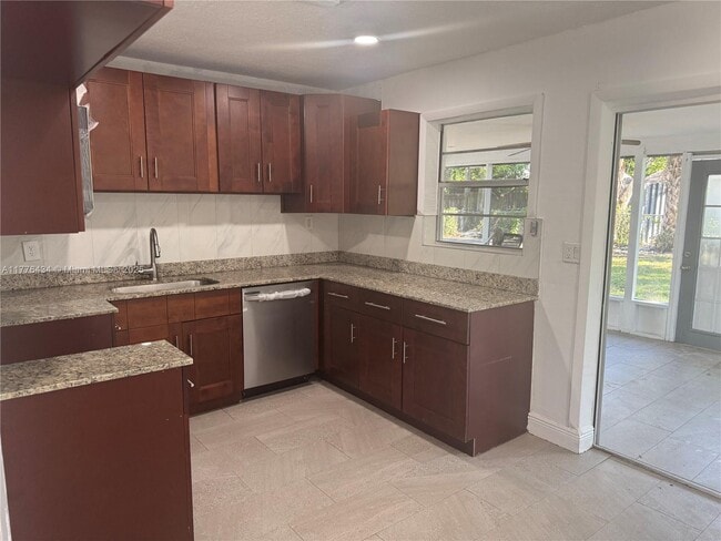 Photo - 6430 SW 15th St