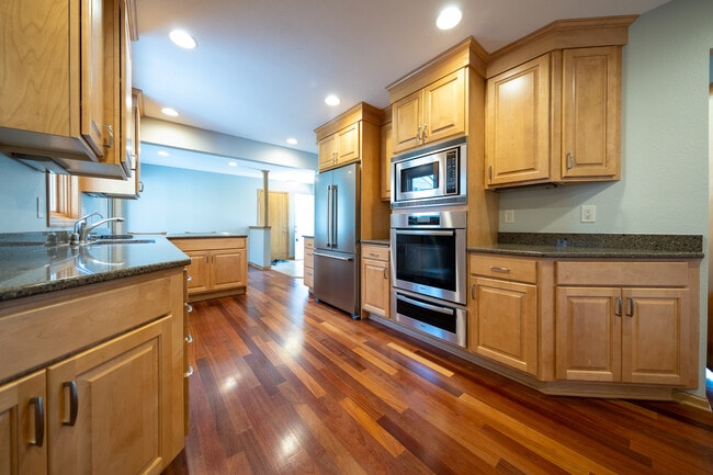 Photo - 2575 Lake Elmo Ave N