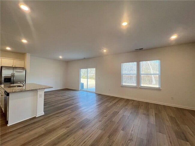 Photo - 273 Blue Dragon Dr