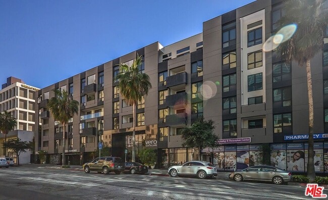 Building Photo - 1234 Wilshire Blvd Unit 322