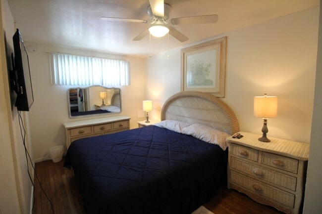 Photo - 728 Venice Ct