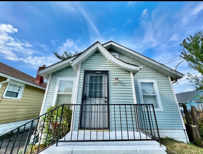 Building Photo - 3911 Larkwood Ave