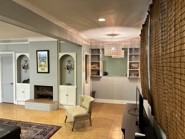 4429 Brook Dr