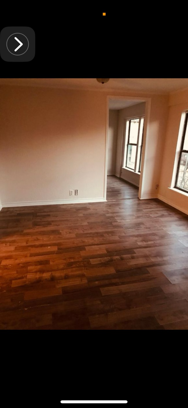 Photo - 223 W McGee St