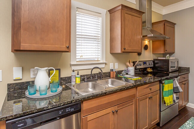 5HAB, 5BA - 1830 ft²