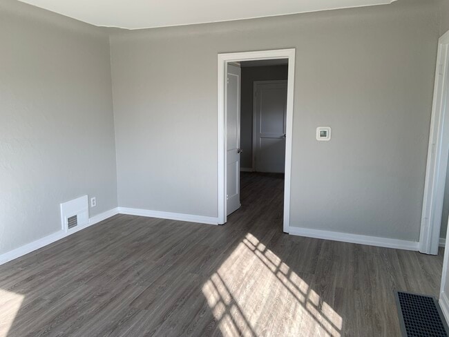 343 E Lakewood Blvd