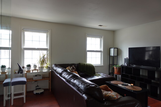 Photo - 2001 Fort Davis St SE