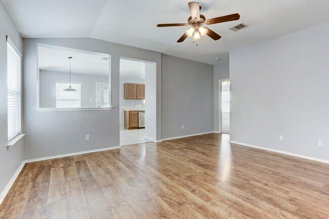 Photo - 211 Hyltin St