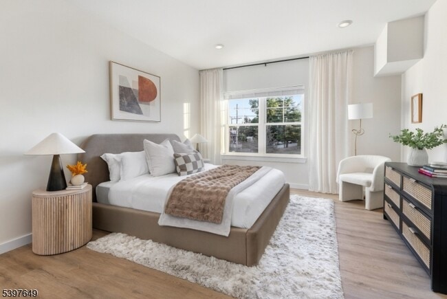 Photo - 1085 Bloomfield Ave Unidad 32