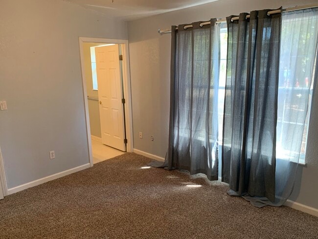 Photo - 109 Plantation Way