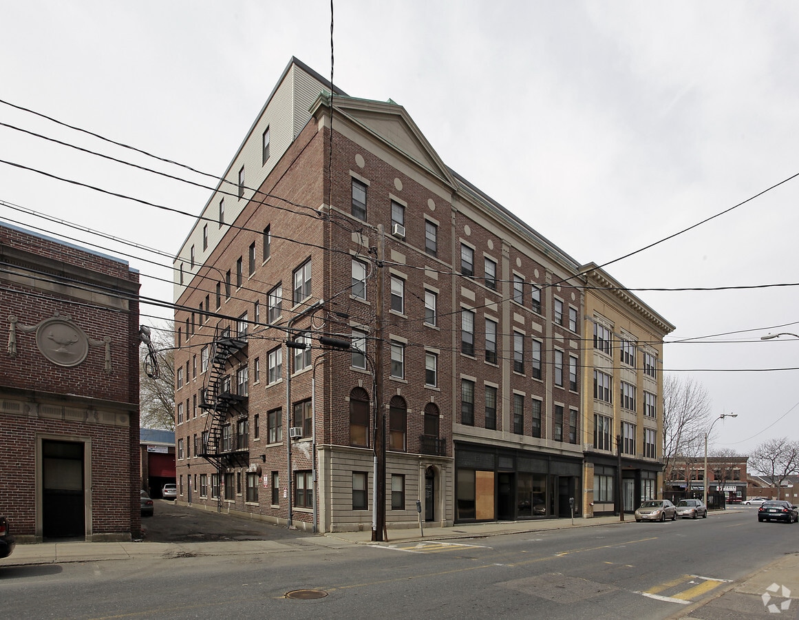 Photo - Irving Square Apartments