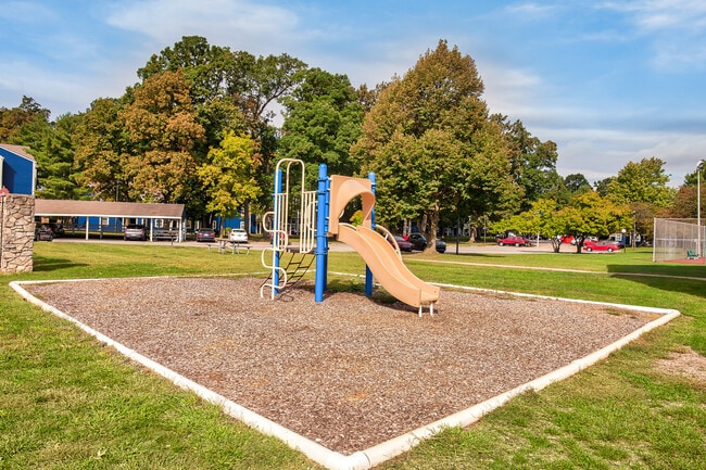Photo - Salem Courthouse