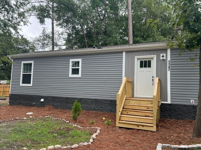 Building Photo - Coming Soon! Newly built 2024 mobile home, 1 BR, all lvp flooring, stainless steel appliances
