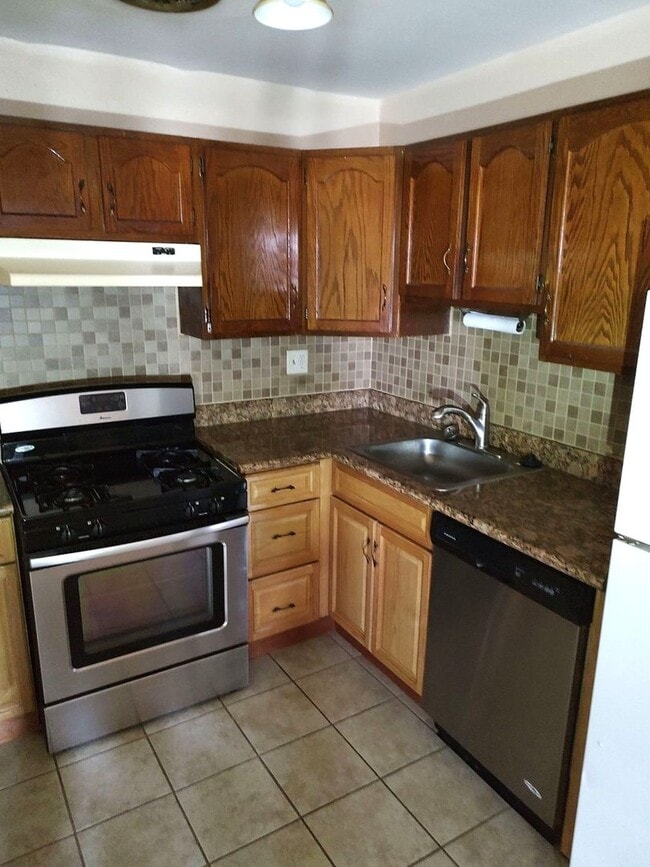 Building Photo - 9443 Ashton Rd Unit 2