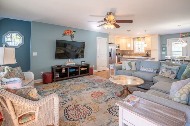 Photo - FURNISHED OFF-SEASON MONTHLY RENTAL - OCT/...