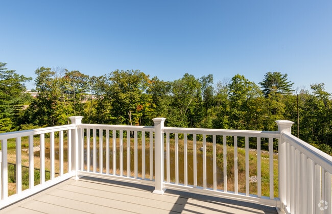 2BR, 2BA - 1,800SF