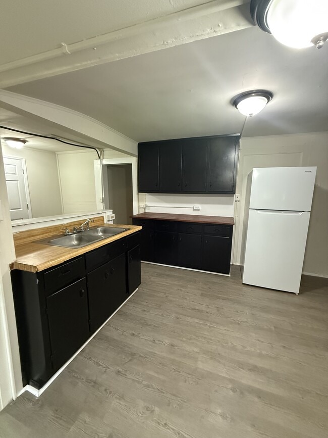 Photo - 5606 Ave K