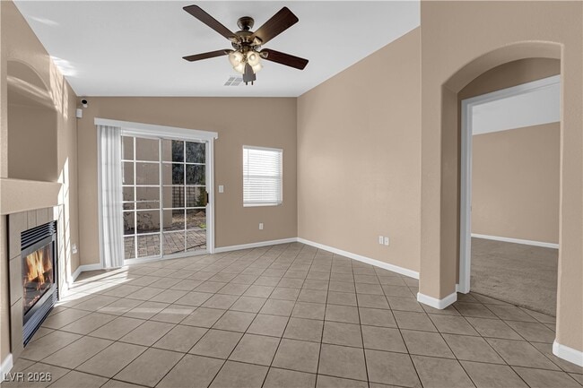 Photo - 536 Aspen Leaf St