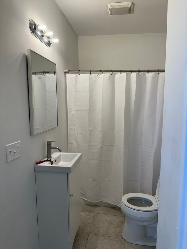 Building Photo - 159 Black Rock Ave Unit 1 Rental