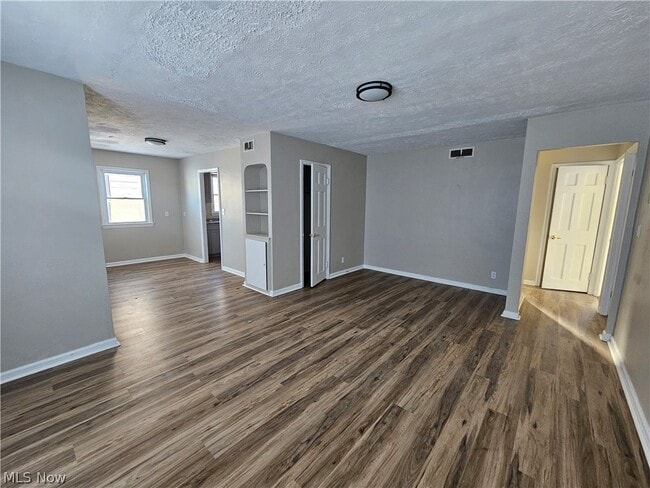 Photo - 2450 Greenvale Rd