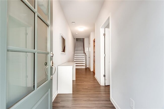 Photo - 768 Aerial Way