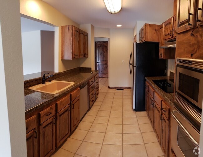 Building Photo - Incredible 2 bedroom Condominium with Rive...