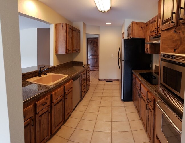 Incredible 2 bedroom Condominium with Rive... - Incredible 2 bedroom Condominium with Rive...