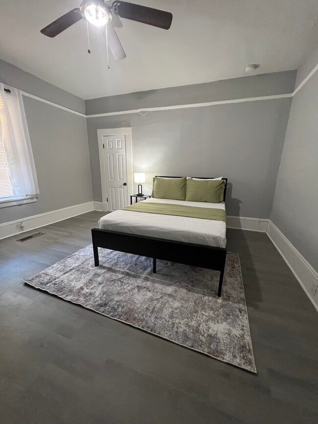 Photo - 1933 James Ave